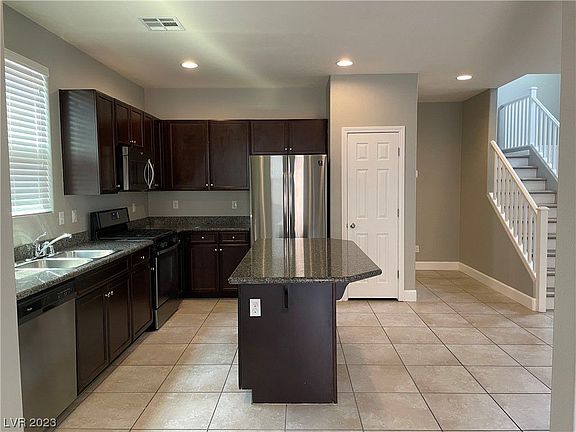 5th image of 10846 Dobbs Ave