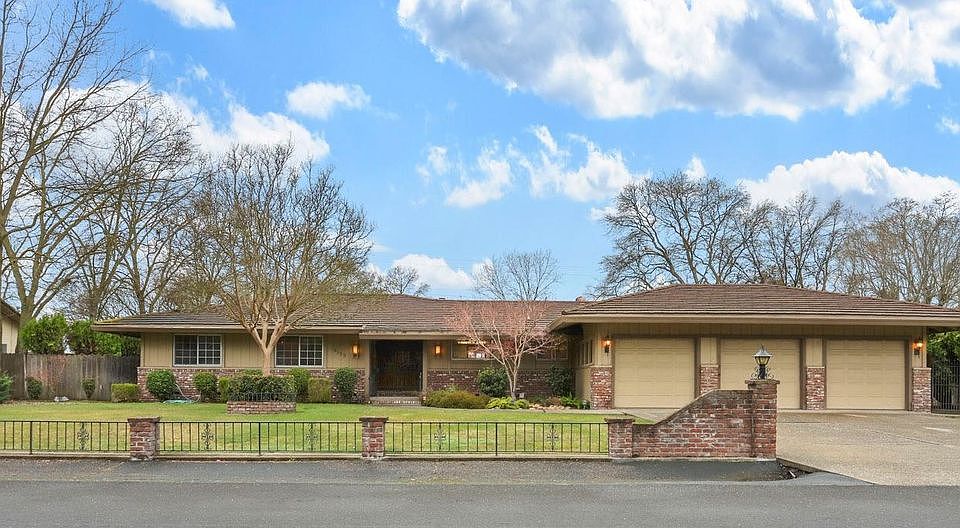 1st image of 9589 N Trenton Way