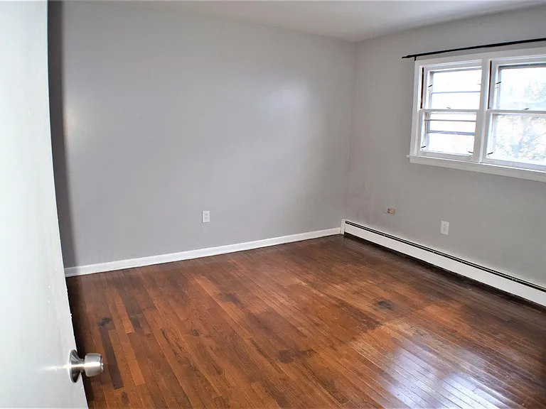 11 Tremont Ave — Photo 6
