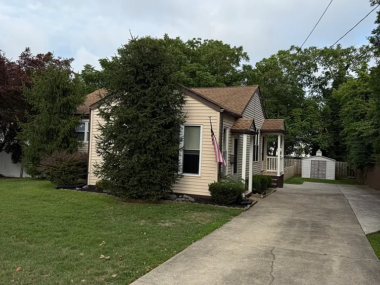 1206 Oak Ave — Photo 1