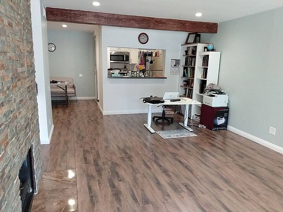 4th image of 5334 Lindley Ave Unit 105