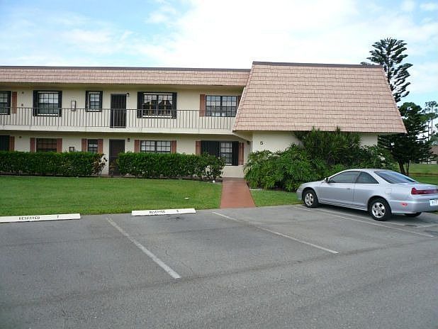 1st image of 4490 Oak Terrace Dr