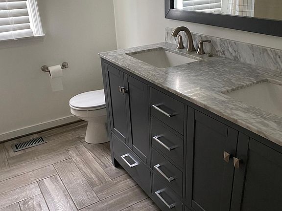 1st floor guest bath