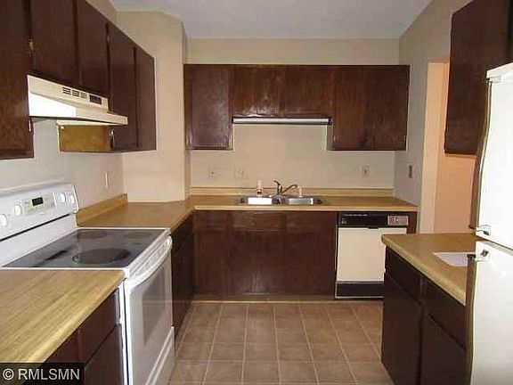 3rd image of 1037 Regency Dr #0