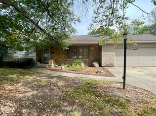 902 N Allen Ave, McHenry, IL 60050