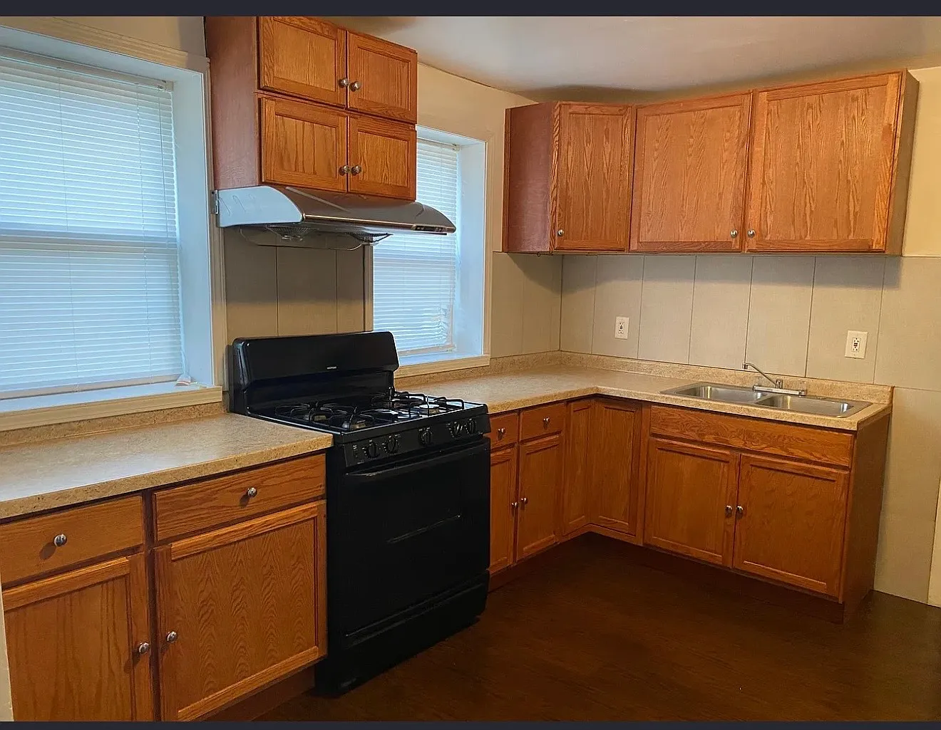 2 bed, 900 sqft, $1,600 — Photo 4