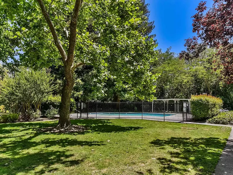 567 Sycamore Cir — Photo 25
