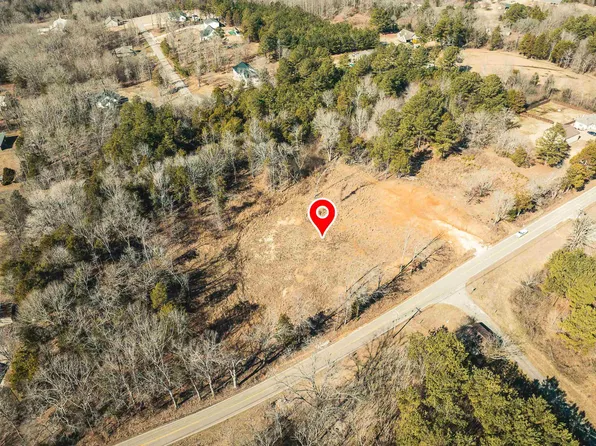 1300 Georgia Ave S, Parsons, TN 38363