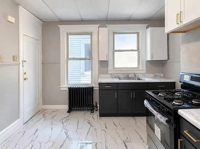 4 bed, $2,300 — Photo 4
