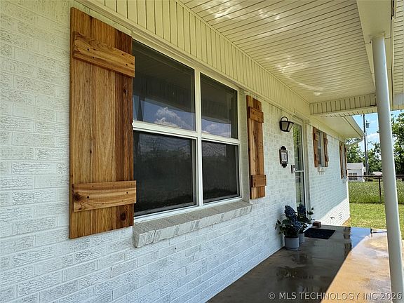 3rd image of 1103 Springdale Rd