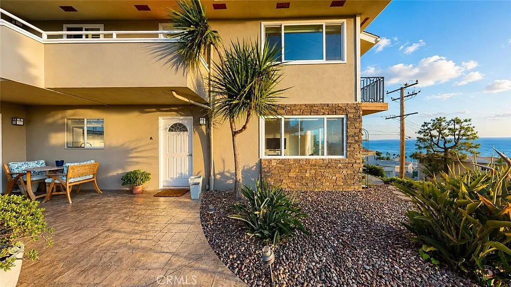 2 bed, 775 sqft, $5,000 — Photo 1