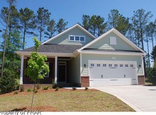 60 Glen Bend Ct, Spring Lake, NC 28390