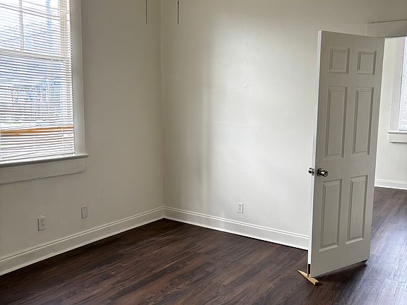 4th image of 440 S Pierce St