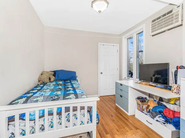 4601 Henry Hudson Parkway West image 12 of 18