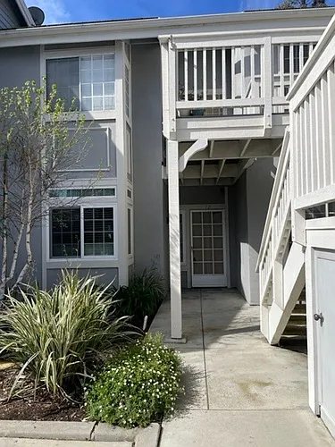 72 Campton Pl Photo 1