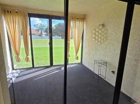 9187 Norte Lago
