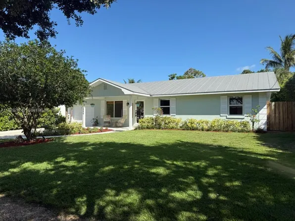 8994 SE Colony St, Hobe Sound, FL 33455