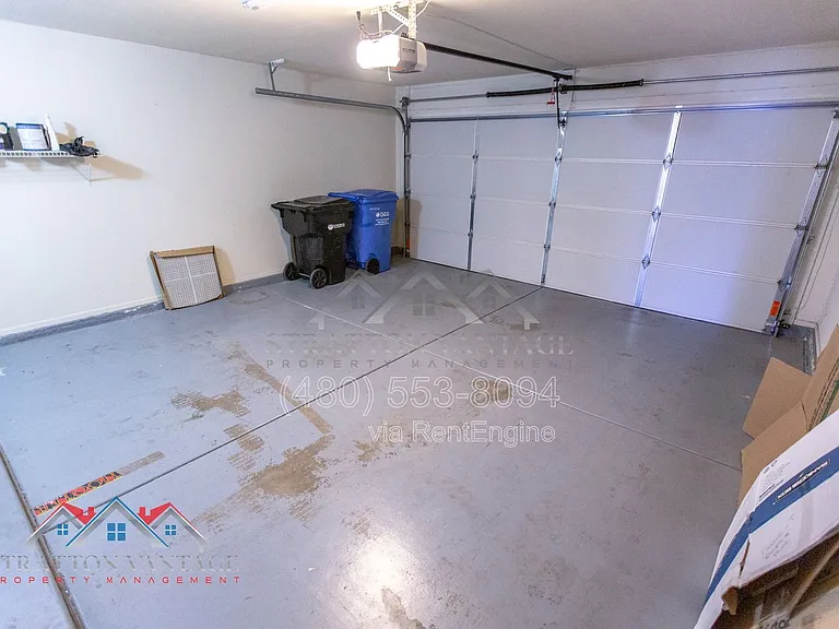 2105 E Donald Dr — Photo 24