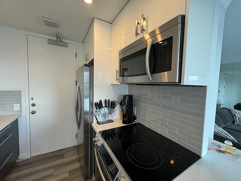 10747 Wilshire Blvd #1207 — Photo 12
