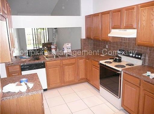 2nd image of 11145 NW 38th Pl