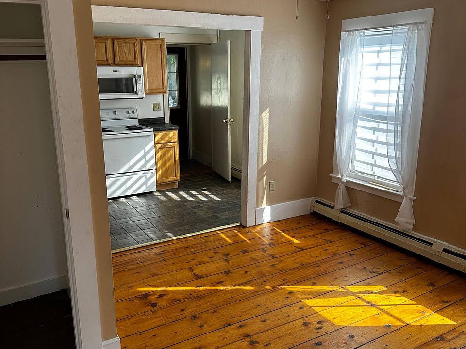 2nd image of 5 Merchant St #3