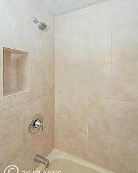 115 N Lee St #202 — Photo 14