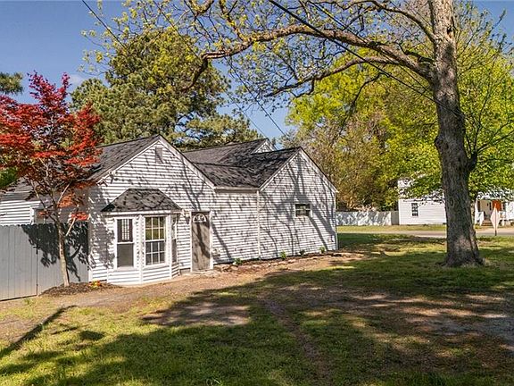 2nd image of 1202 Portlock Rd