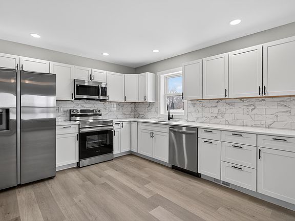 4th image of 13945 Northmoor Dr