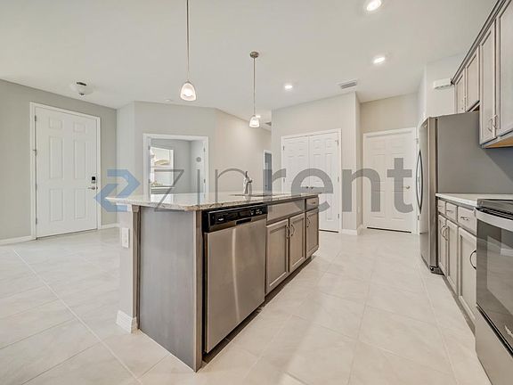 4th image of 1126 S Town And River Dr