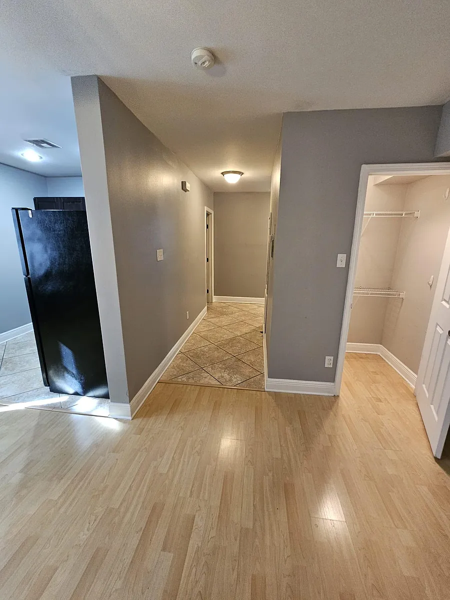 Building Photo - 1215 Josephine St #4