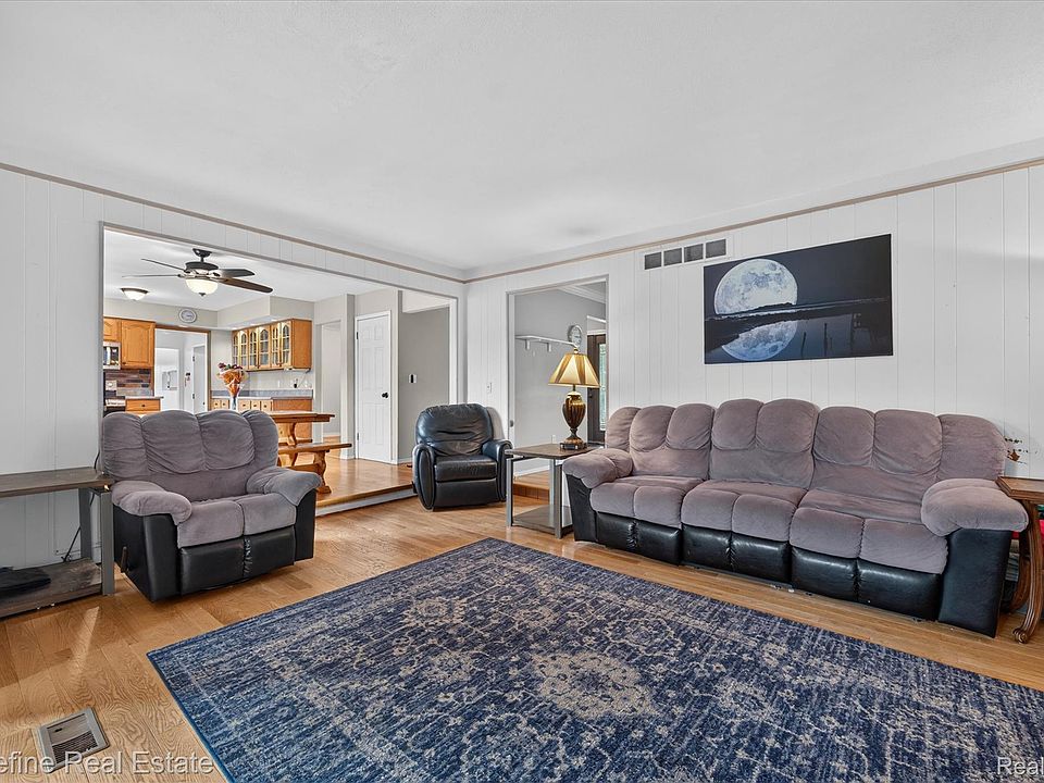 35484 Bennett St, photo 14