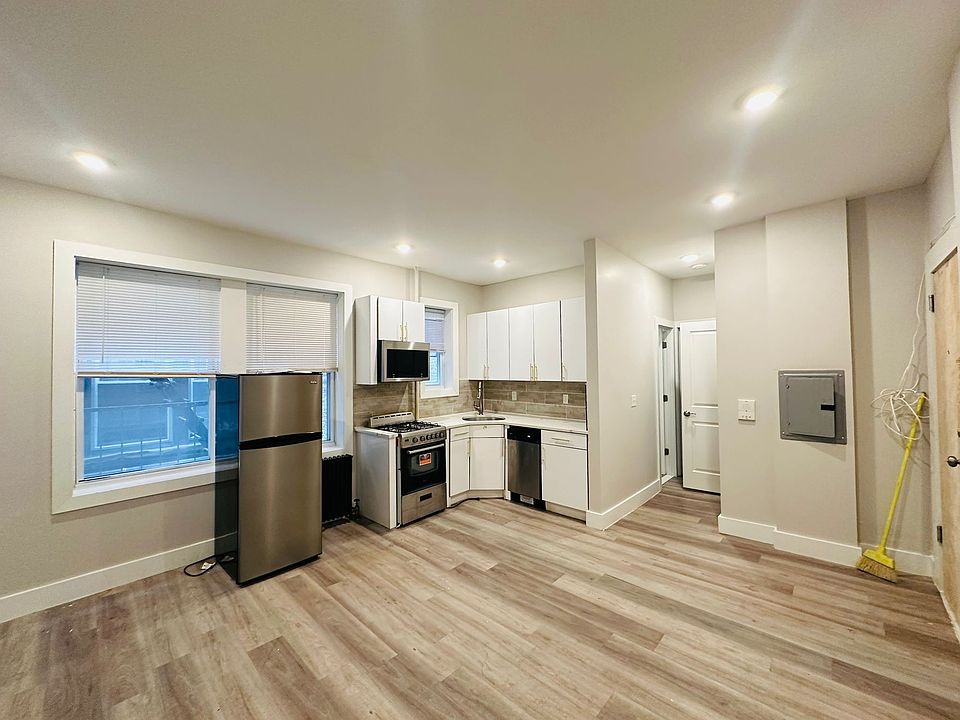 2nd image of 134 Corbin Ave #203N