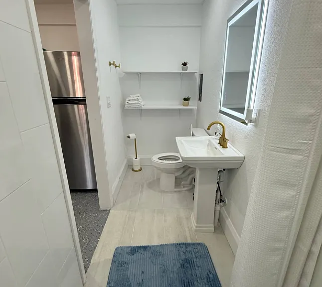 2131 1/2 King Ave #C — Photo 9