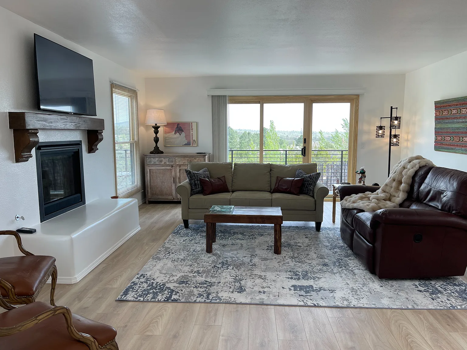 3 bed, 2044 sqft, $6,500 — Photo 1