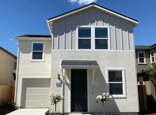 6430 E Meritage Dr, Fresno, CA 93727