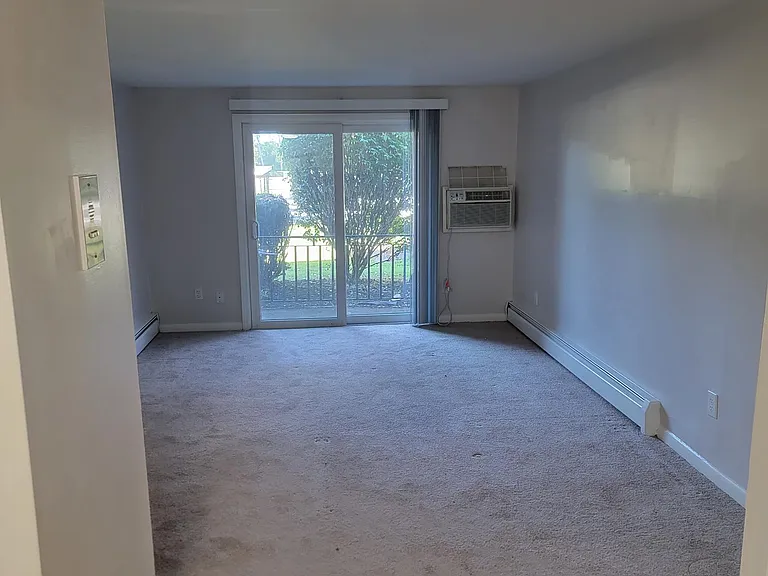 Pelham Street Apartments — Photo 5