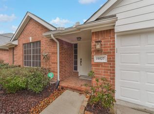 19527 Amistad Dr, Tomball, TX 77375