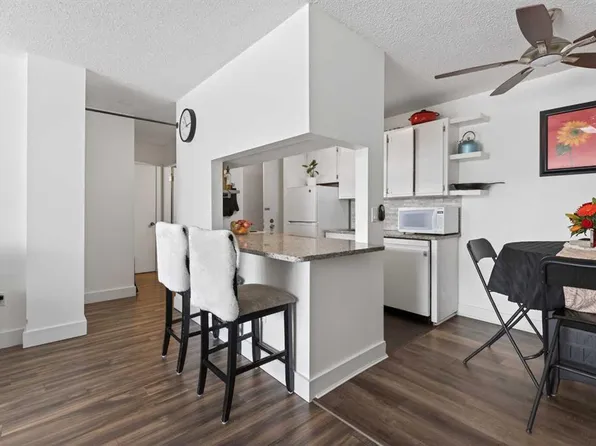 1421 S 7th Ave NW #233, Calgary, AB T2N 0Z3