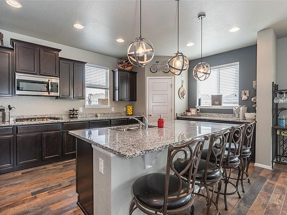 4th image of 674 Iris St