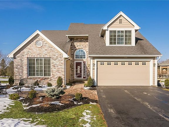2nd image of 22 Stonebridge Cres