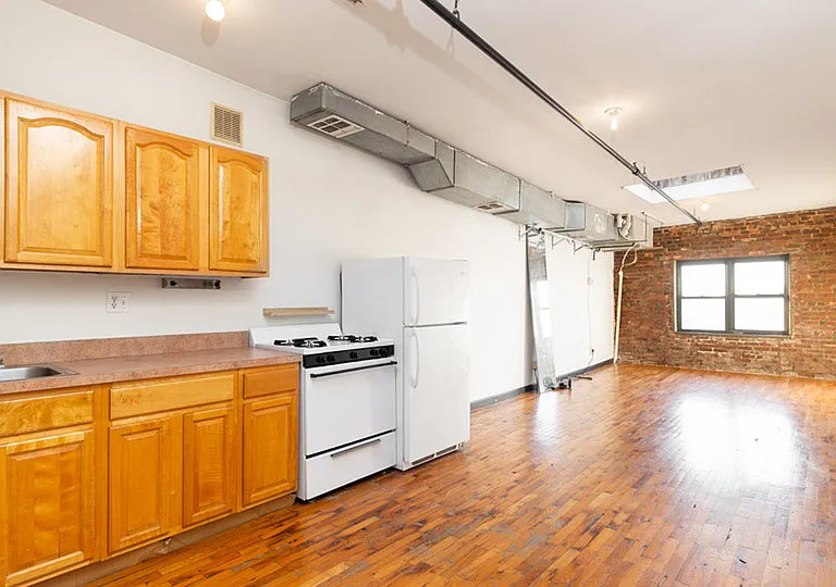 27 Arion Pl #416 — Photo 1