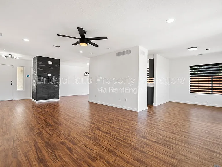 11004 Collinwood Dr — Photo 8