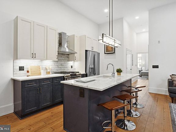 4th image of 1716 Spruce St Floor 4