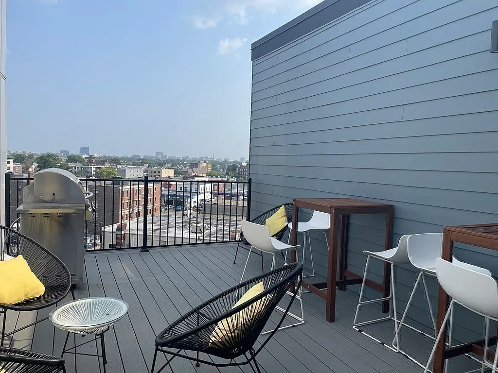 1 bed, 1.0 bath, 779 sqft, $3,200 — Photo 2