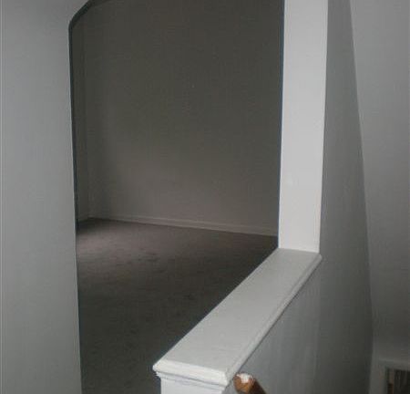 19119 Moross upstairs