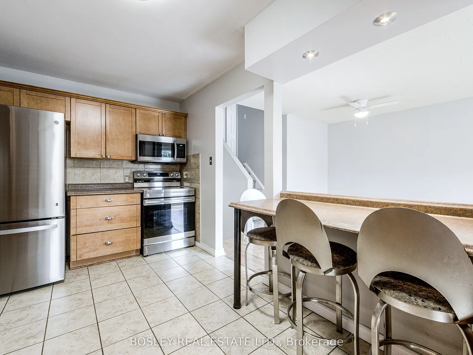 4 bed, $2,900 — Photo 4