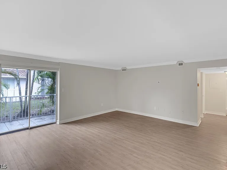 1830 Maravilla Ave #806 — Photo 13