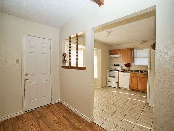 4th image of 1701 Herndon Dr