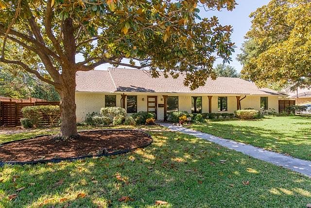 1st image of 11955 Quincy Ln