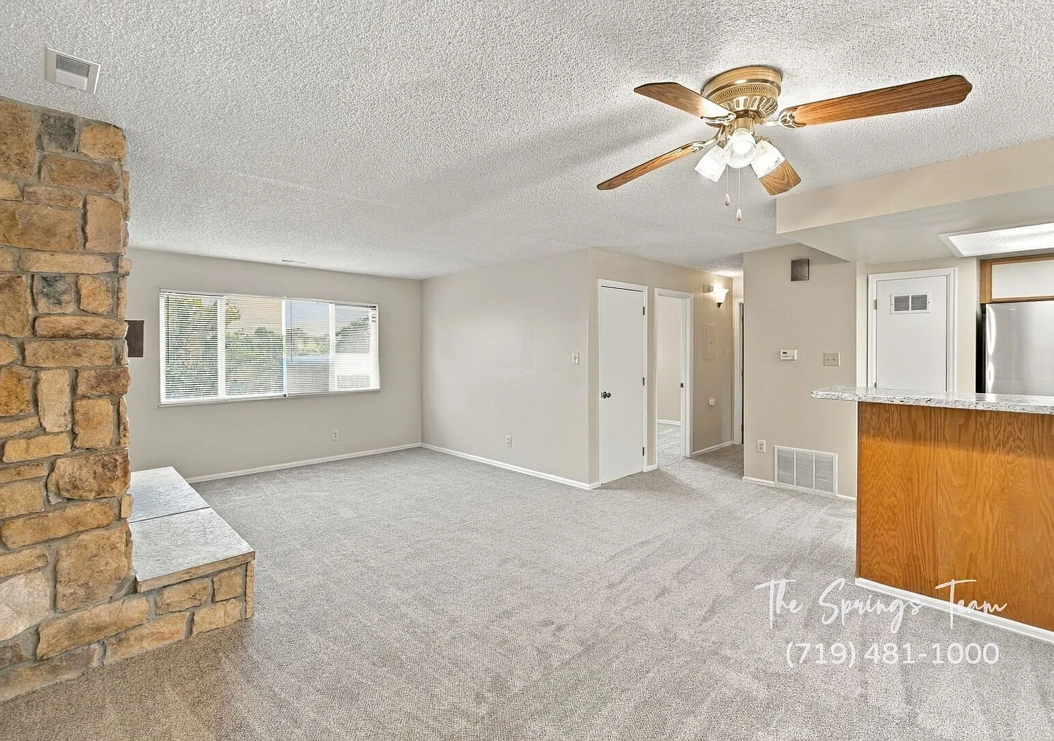 Charming 2 Bd Condo With 2-Car Garage & Fireplace! — Photo 4